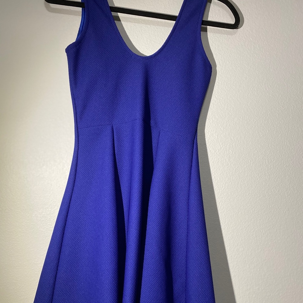 Dress - Picture 4 of 4